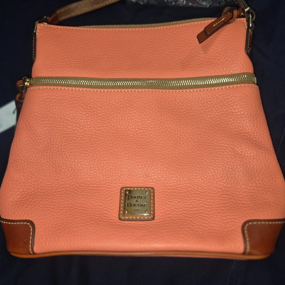 Pebble Grain Crossbody Coral